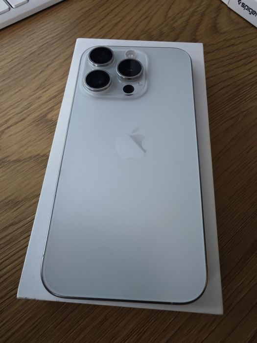 Apple iPhone 15 Pro – 1TB, White Titanium | 86% батерия | Като нов
