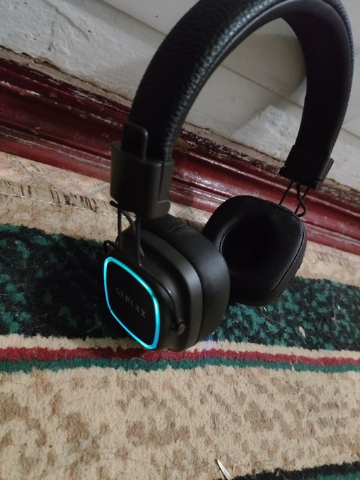 Продаю наушники за 6000тг