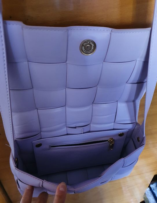 Geantă de umăr lila, nouă