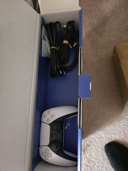 Playstation 5 slim 1Tb new sotiladi