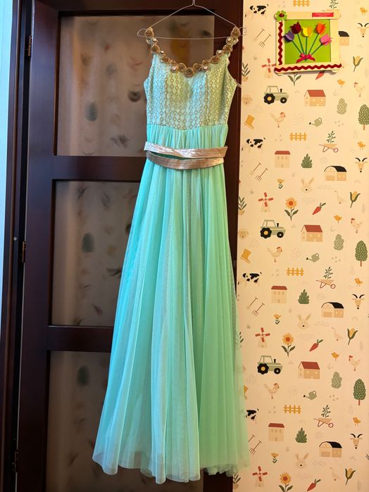 Rochița elegantă