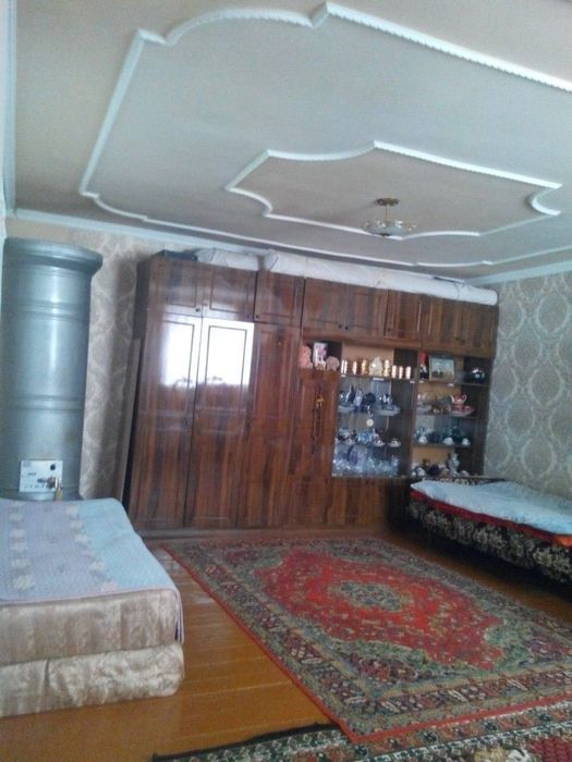 Hovli Sotiladi Zangiota Bog'zor