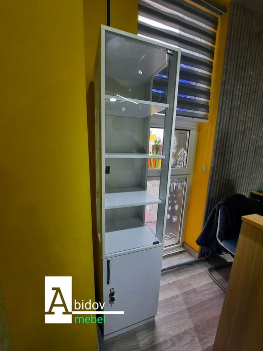 Стильный функциональный стеллаж, витрина, пенал, шкаф для бизнеса