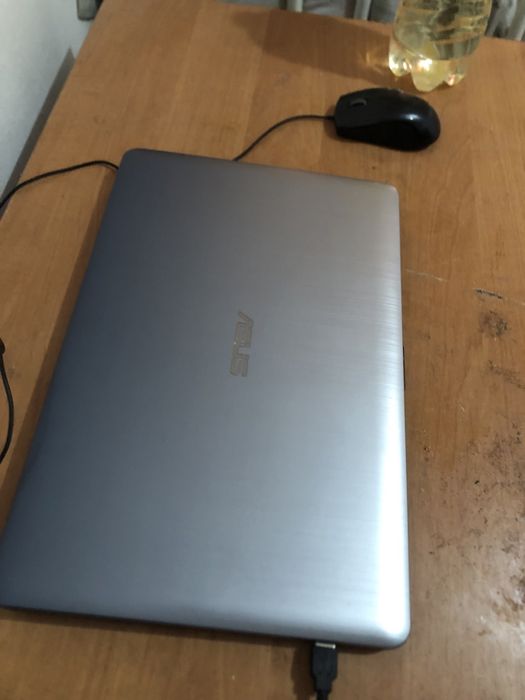 Продаю ноутбук asus