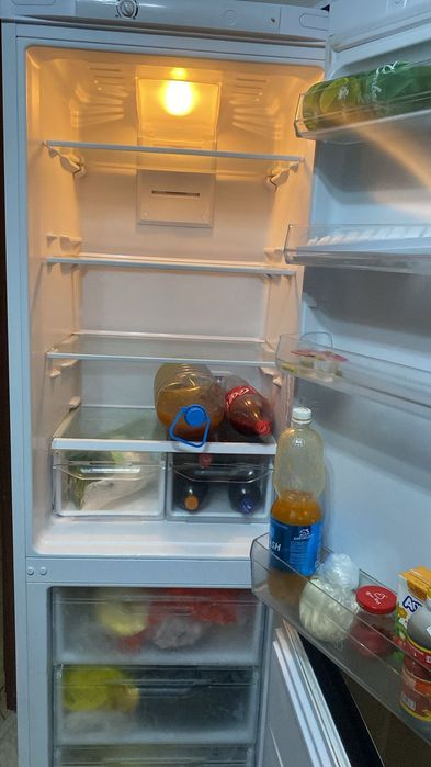 Продам холодильник Indesit