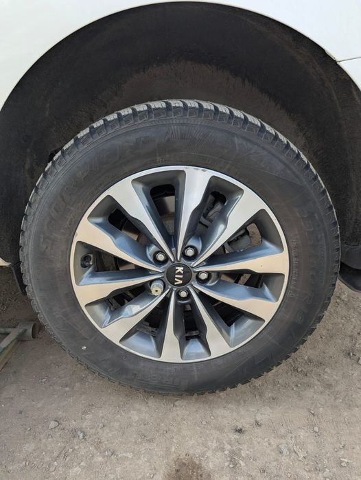Шины зимние  235/60/18 Pirelli Scorpion Ice Zero 2