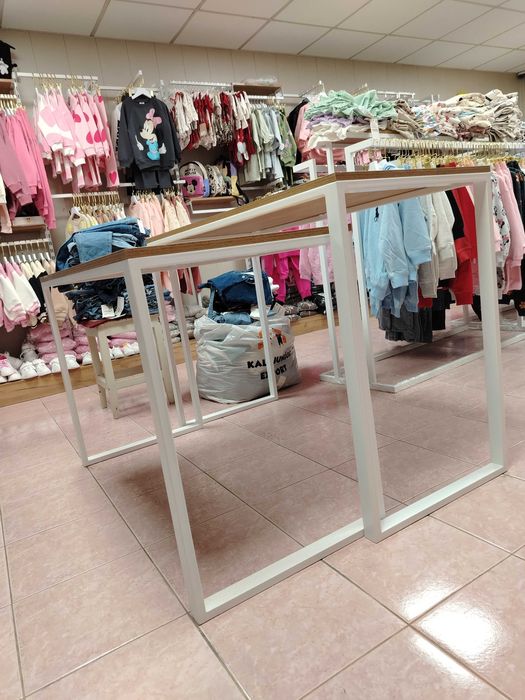 Торговое оборудование для магазинов одежды