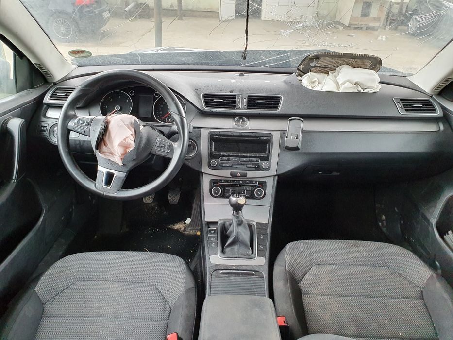 Dezmembrez vând piese Vw Passat B7  , CAY , LH5X , MYP