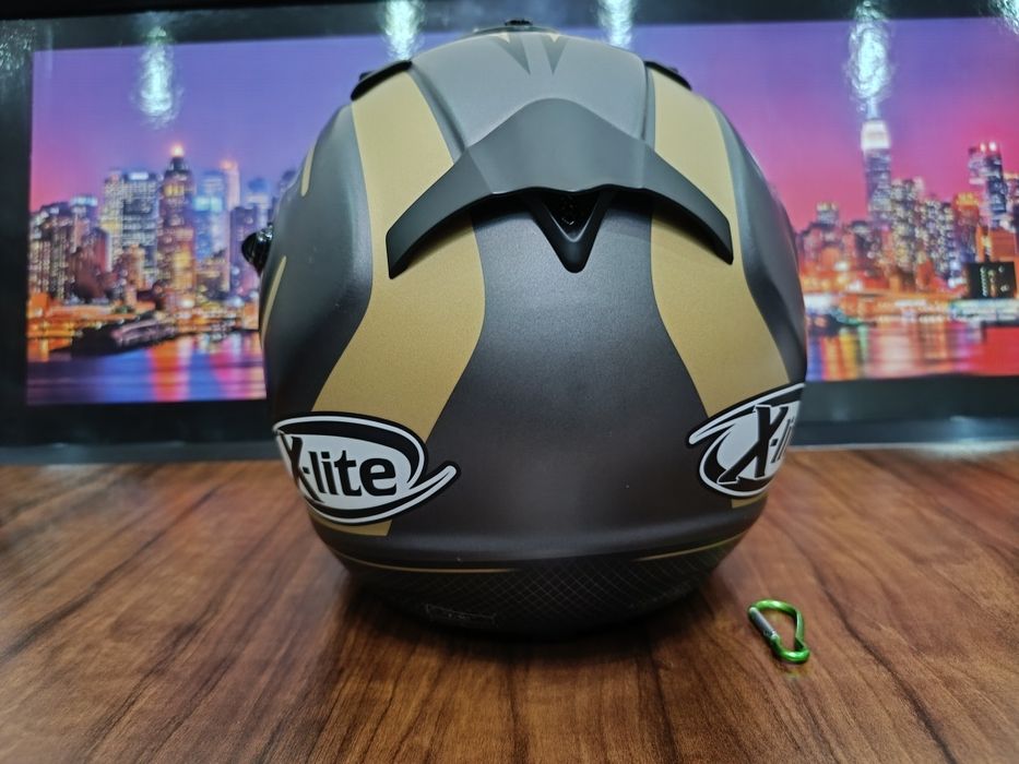 Мото шлем от итальянского бренда Nolan x 551 X - Lite