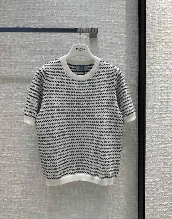 Пуловери C.h.a.n.e.l