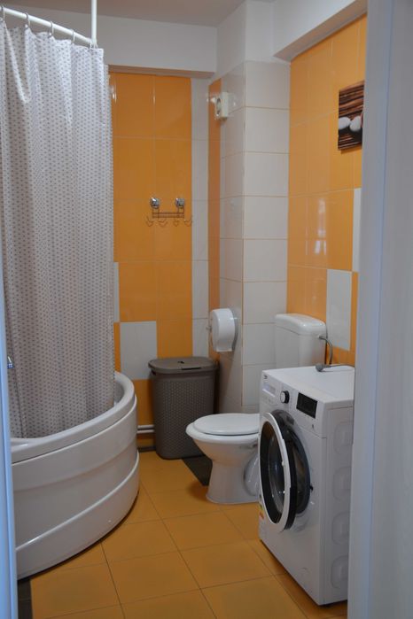 Vand apartament 2 cam Militari Residence