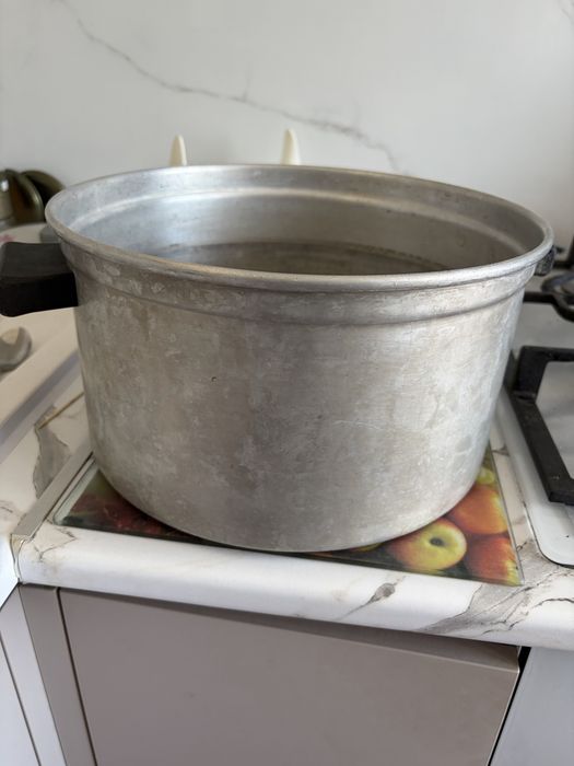 Кастрюля алюминевая