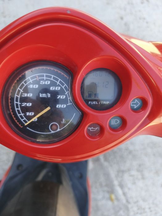 Vând scuter Yamaha Jog R 2006