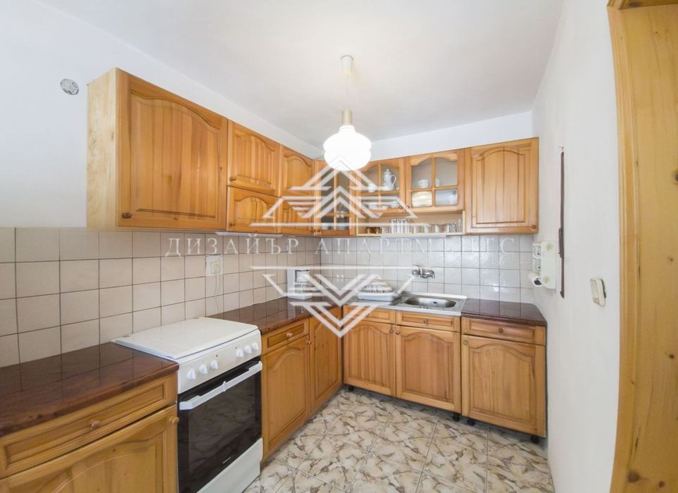 Продава се Тристаен апартамент в Бургас, Възраждане - 103 кв.м за 2234 €/кв.м - Снимка #4