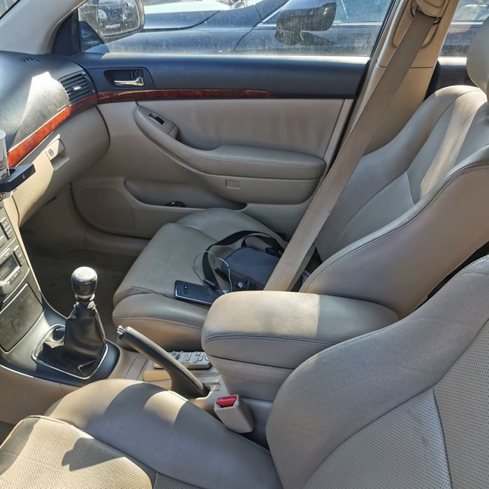 Dezmembrari Toyota Avensis 2.2 Dcat 177 cai 2005