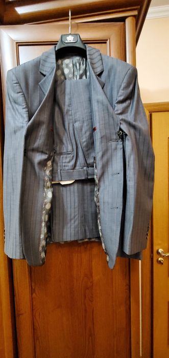 Продам деловой костюм