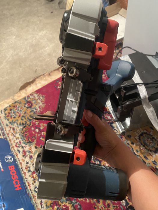 Ленточная пила Bosch GCB 18V-63