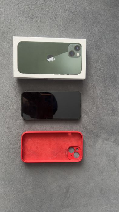 Продам Iphone 13