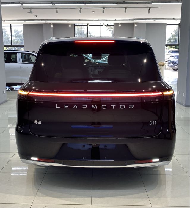 Leapmotor D19 720KM Elektr 2026 Smart Supreme 4WD Full 3 yil Garantiya