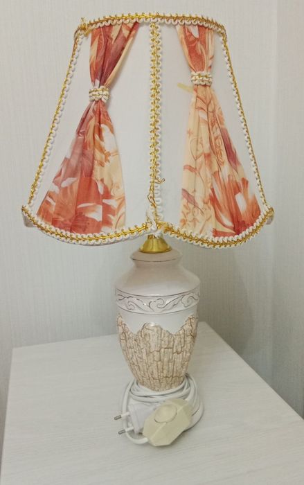 Продам светильники настольные