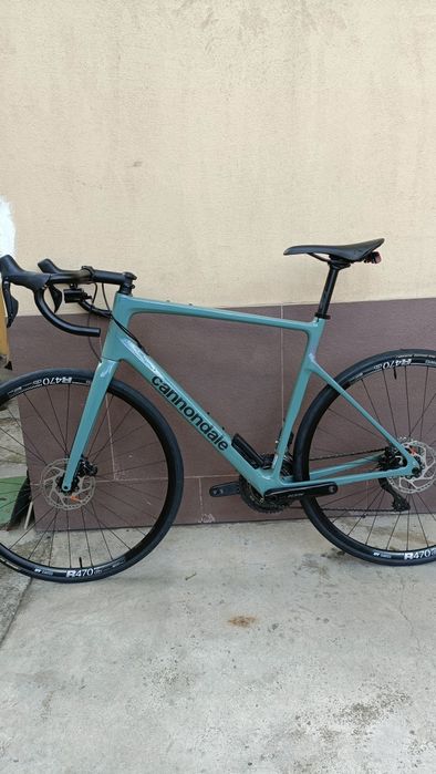 Vând cursiera carbon Cannondale Synap