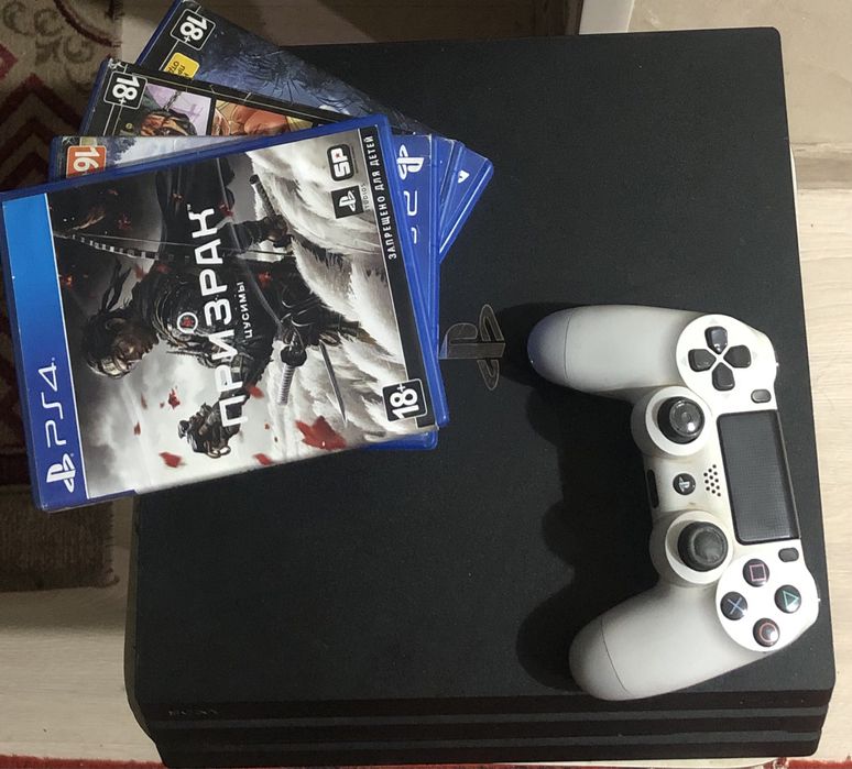 Продам пс 4 про 1тб +игра срочно