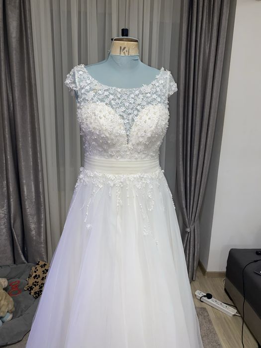Vand rochie de mireasa