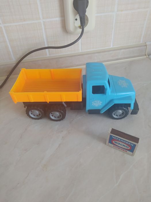 Машинка для детей  500 тенге