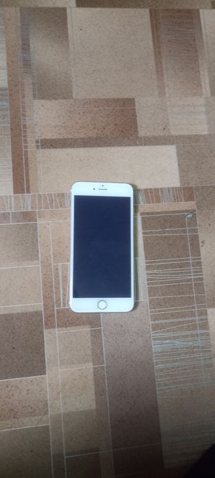 Продам iPhone 6.