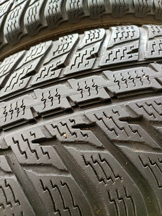 Всесезонни 4бр.215/70/16  Nokian  WR suv3 dot3814