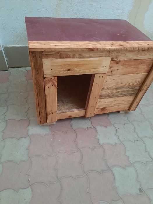 Будки для собак.