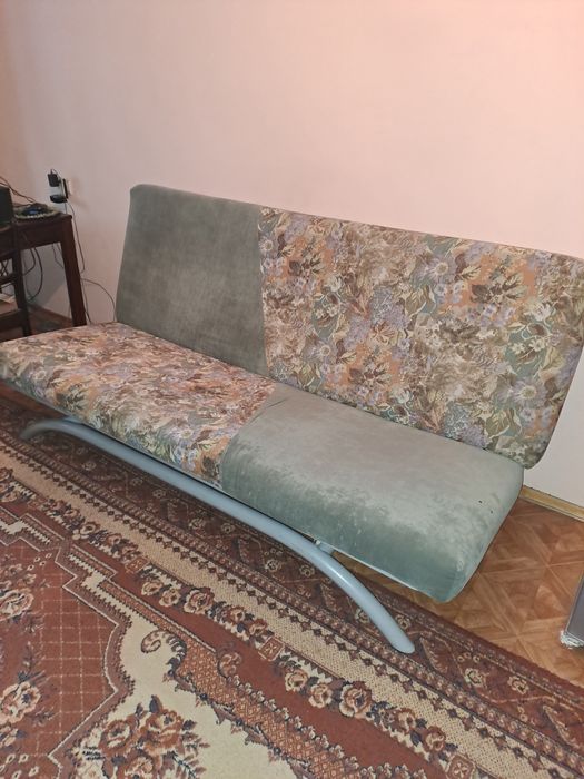 Продам диван тахта