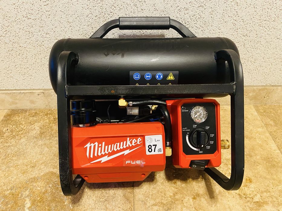 Milwaukee compresor M 18 FAC
