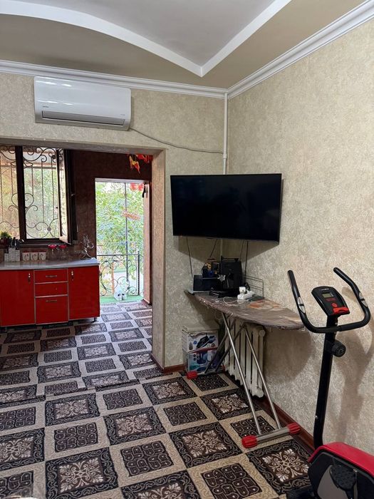 Продаётся в М.Улугбекском р-не Карасу-6 БИЙ 3в4_1_5 Балкон2Х6 80м2