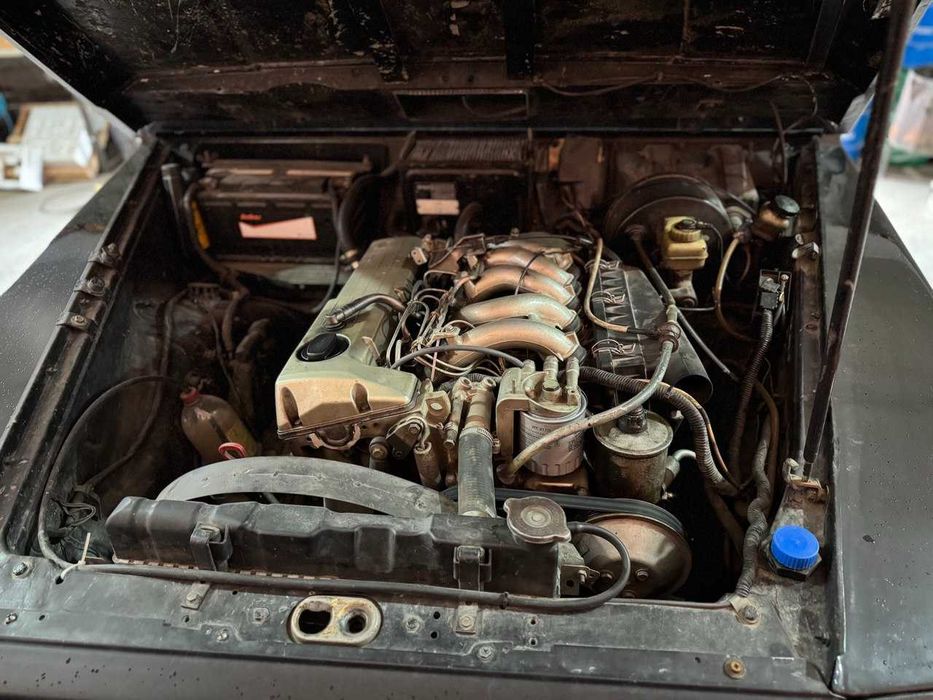 Срочно продается MERCEDES BENZ 290CD.