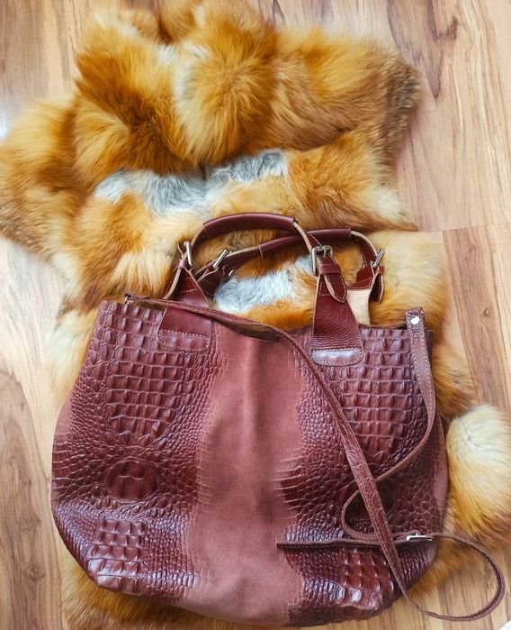 Голяма чанта естествен велур и кожа + подарък