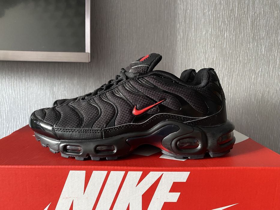 Обувки Nike Air Max Plus Tn Black Red