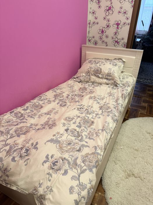 Кровать односпалка с матрасом