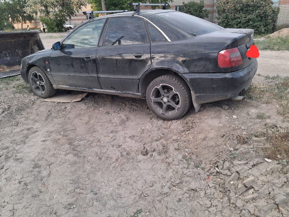 Продам аудиА4 по запчастям
