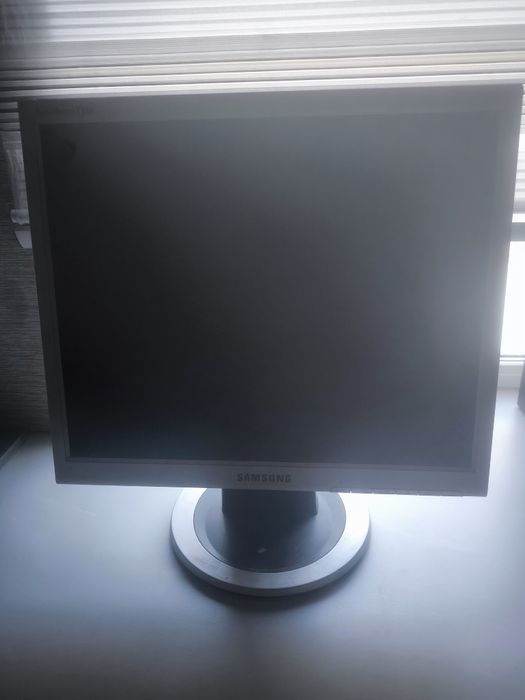 Продам мониторы на запчасти