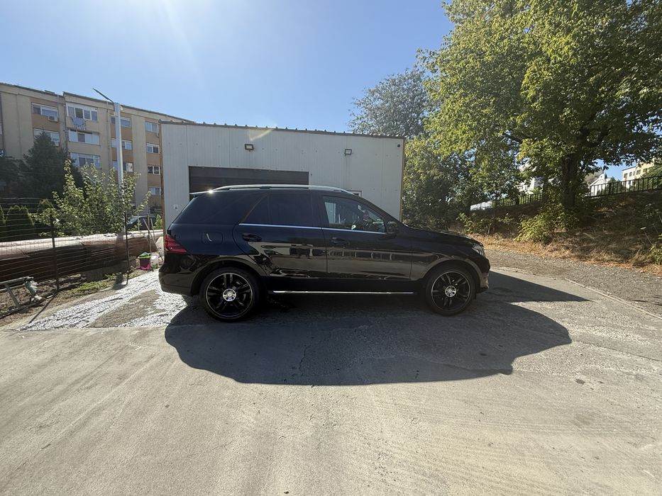 MERCEDES-BENZ GLE 2018 — imagine 3