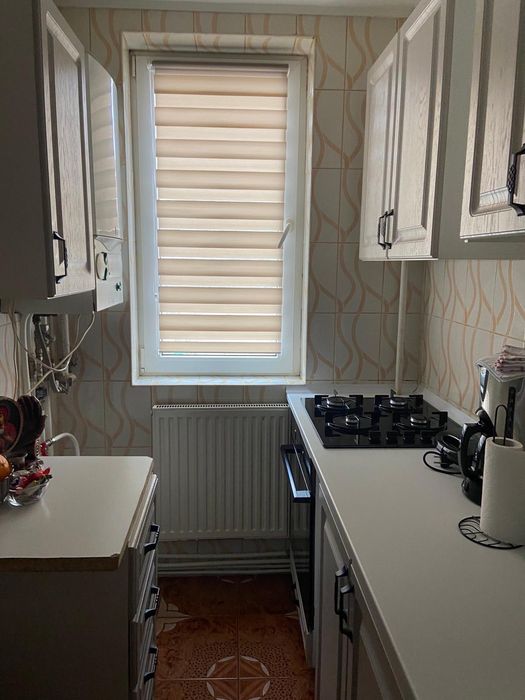 Apartament cu 3 camere de închiriat