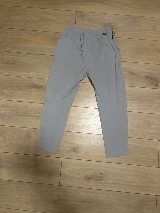 Сив панталон на nike