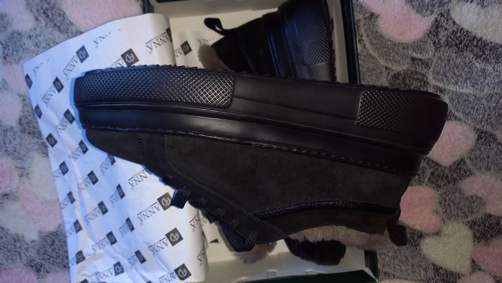 Новые натуральные зимние ботинки