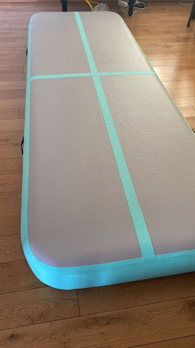 Saltea gimnastica airtrack