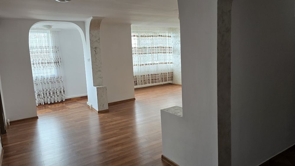 Casă la curte 1000m2