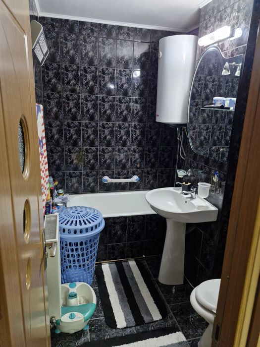 Vand apartament 3 camere Mioveni,zona  Robea