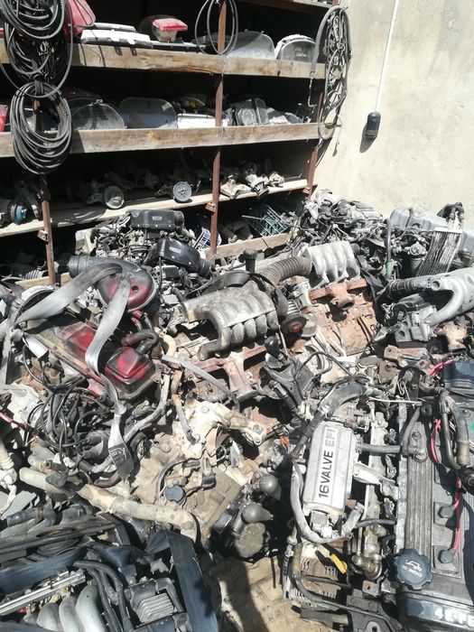 Двигатель на рено Ларгус Ауди Фольксваген Пассат Опель Ниссан бмв