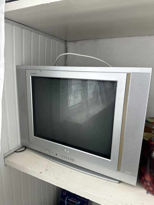 Телевизор ЛЖ в достойном состоянии