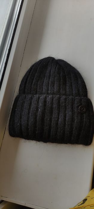Продам шапку вязаную новую